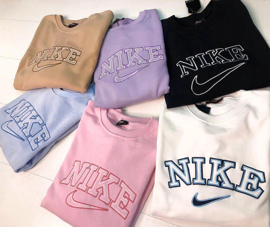 Vintage printed Nike sweatshirts